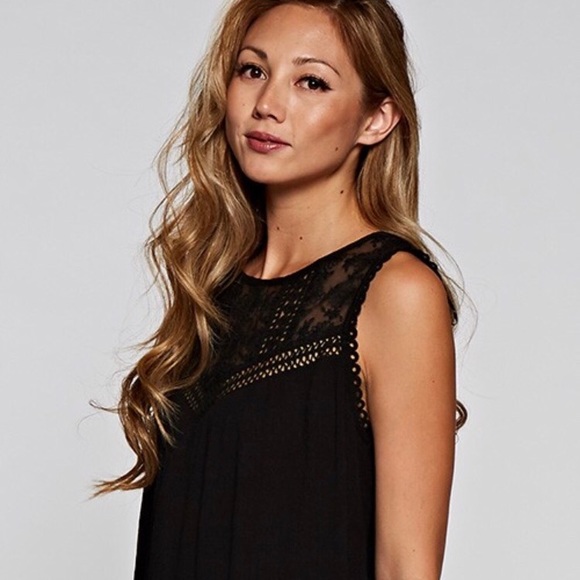 Last 1! ๐HP๐ Sleeveless Black Top - Picture 6 of 6